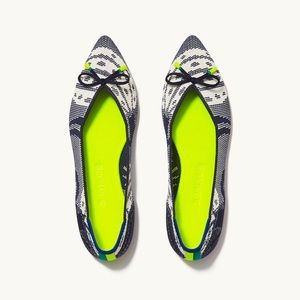 Rothy's Navy Botanial Bow Point size 7.5 - New in SEALED box.